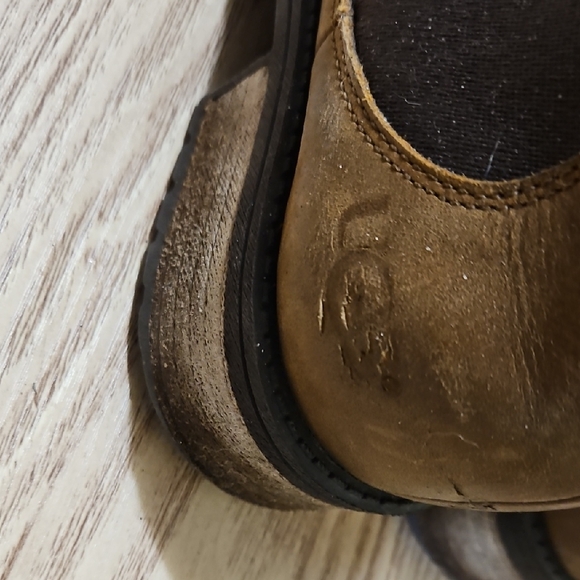 UGG Women's Tan Leather Ankle Boots Size 7.5 - Picture 2 of 6